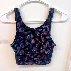 Lululemon crop tank top. Size 6